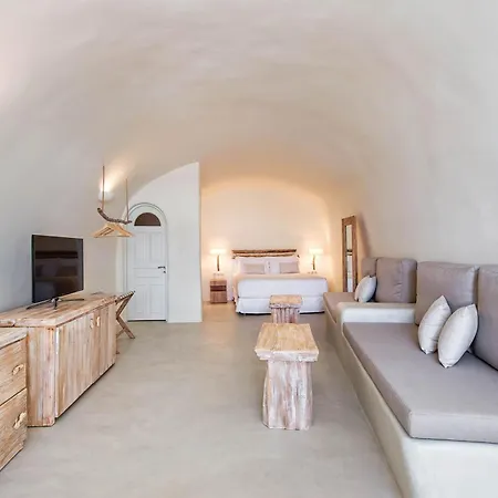 The Ivory In Santorini