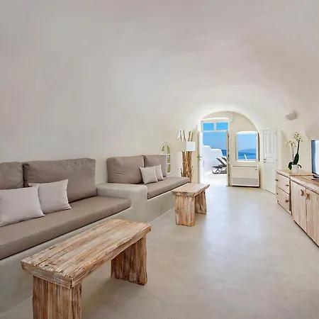 The Ivory In Santorini Oia